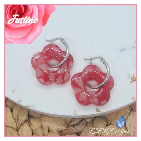 Boucles D'Oreilles Créoles Fantaisie - Forme Ovale Avec Fleur Rose Suspendue - Acier Doré - Neuf Sous Écrin