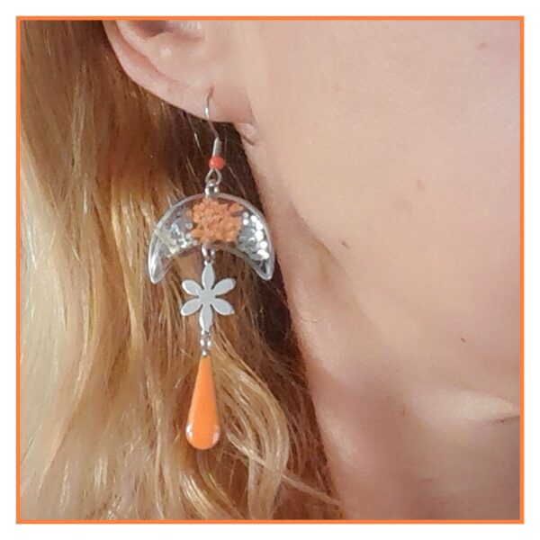 Bessy boucles orange et argentées en acier inoxydable argent et fleurs séchées