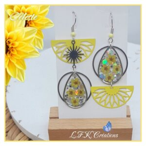 Celeste boucles jaunes et argentées, fleurs séchées et acier inoxydable argent (hypoallergéniques).