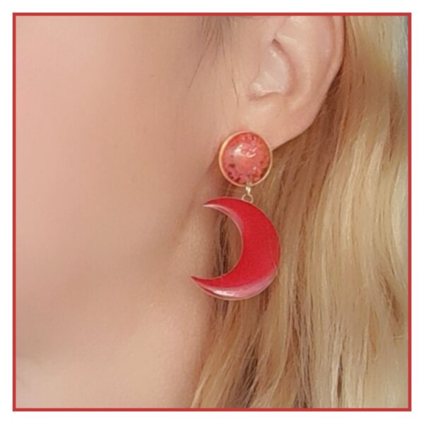 Luna boucles colorées et dorées, fleurs séchées rouges et acier inoxydable or (hypoallergéniques).