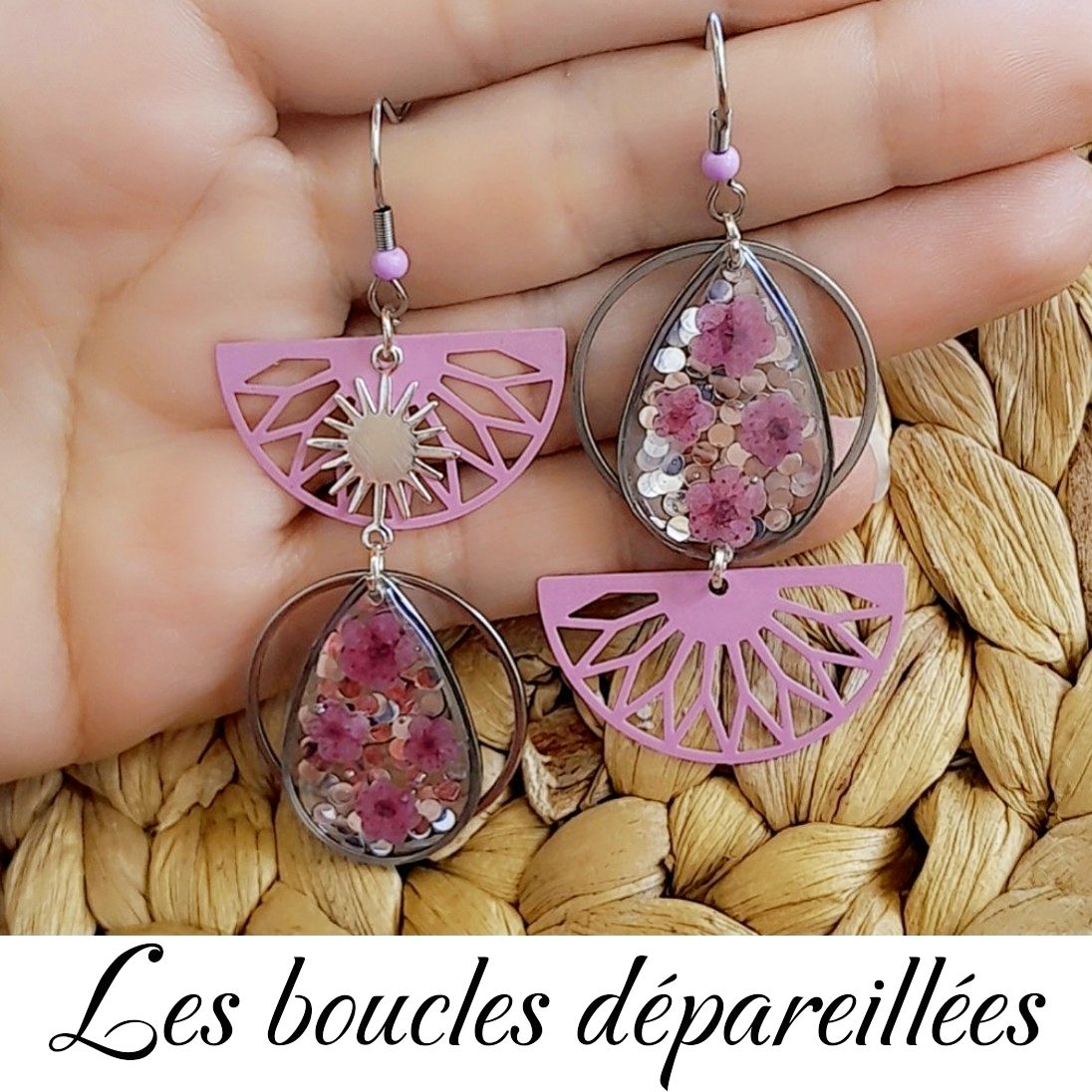 Les boucles dépareillées, réalisées à la main en mini-série ou en pièce unique (hypoallergéniques).