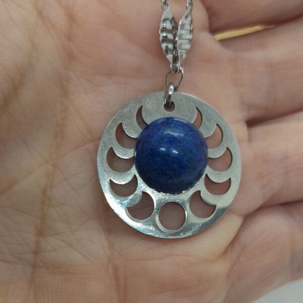 Jules collier Lapis lazuli. Collier double rands réalisé à la main en acier inoxydable argent (hypoallergénique) et pierre naturelle Lapiz lasuli.