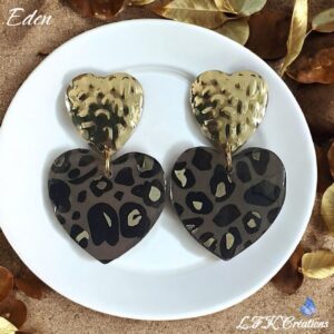 Boucles d'oreilles Eden - Cœurs dorées & léopard, création artisanale faite main unique pour un look raffiné, chic et tendance.