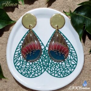 Boucles d'oreilles Alma avec cabochons goutte faits main en tissu Japonais, création artisanale bohème élégante et légère.