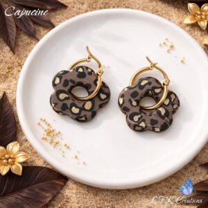 Capucine Créoles Réversibles Marron Doré Boucles d’oreilles artisanales en papier et résine, 100% réversibles. Un côté léopard, un côté doré et or. Chic, légères et en acier inoxydable. Deux styles en un bijou !