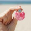 Amélie Boucles Washi et Acier inoxydable. Bijoux faits main au motif floral rose, légers et hypoallergéniques. Ajoutez une touche japonaise à votre style !