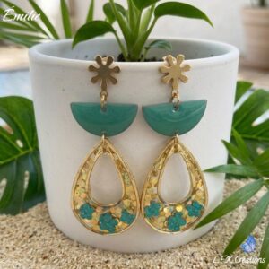 Émilie Boucles fleurs colorées bohème en fleurs séchées rouges, vertes et violettes avec paillettes dorées et acier inoxydable or.