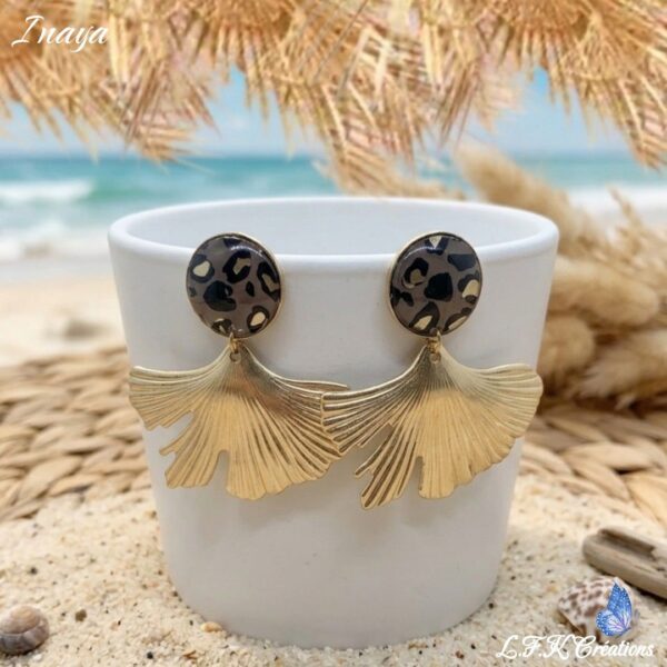 Paire de boucles d'oreilles Inaya Boucles Feuilles Ginkgo en acier inoxydable or et motif léopard.