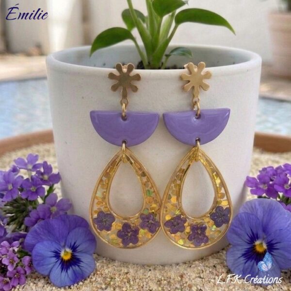 Émilie Boucles fleurs colorées bohème en fleurs séchées violettes avec paillettes dorées et acier inoxydable or.